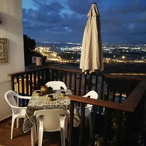 https://the-potters-house-overlooking-the-bay-of-haifa.gethaifahotels.com